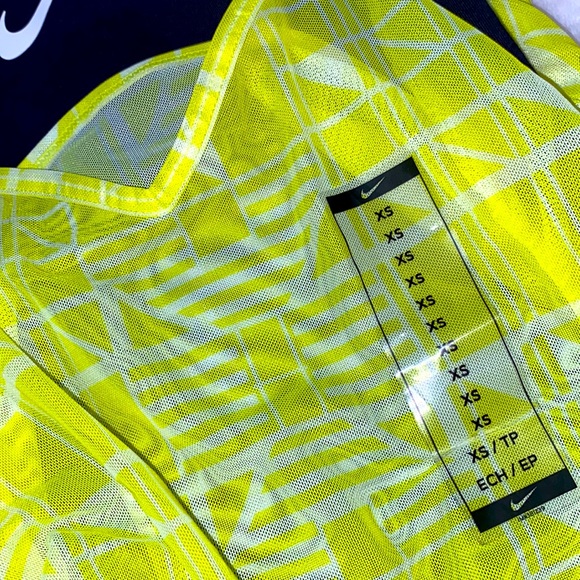 Nike Dress, Black & Yellow Size XS - Picture 2 of 4